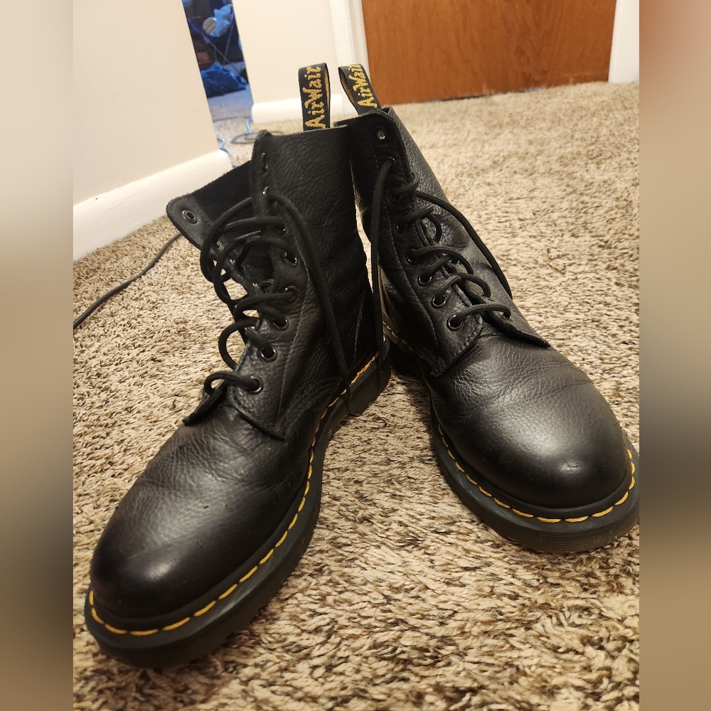 Women's size 9, 1460 Pascal Bex Pisa Leather Doc Martens